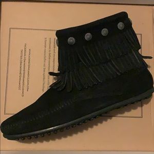 Minnetonka Double Fringe Black Boot